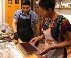 How to make chocolate bar workshop San Cristobal